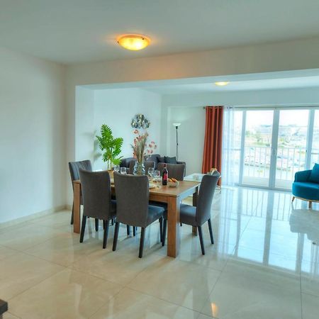 Seafront Beautifully Furnished 2 Bedrooms Gogzr-3 Gzira Luaran gambar