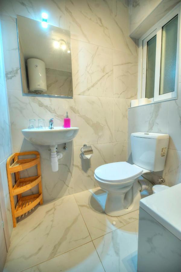 Seafront Beautifully Furnished 2 Bedrooms Gogzr-3 Gzira Luaran gambar