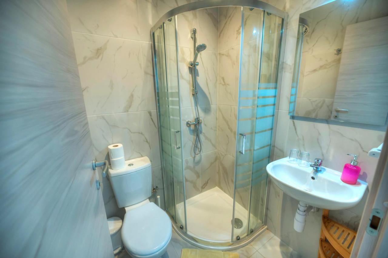 Seafront Beautifully Furnished 2 Bedrooms Gogzr-3 Gzira Luaran gambar