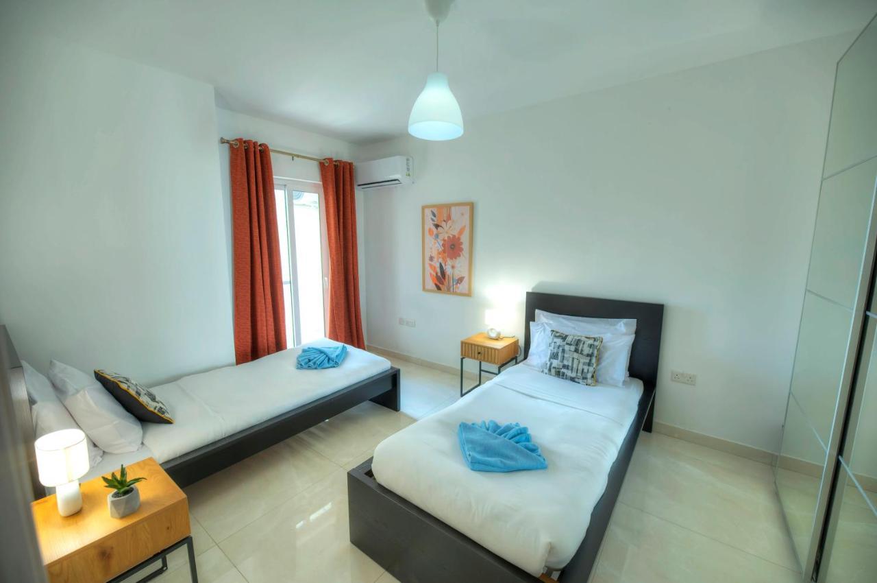 Seafront Beautifully Furnished 2 Bedrooms Gogzr-3 Gzira Luaran gambar